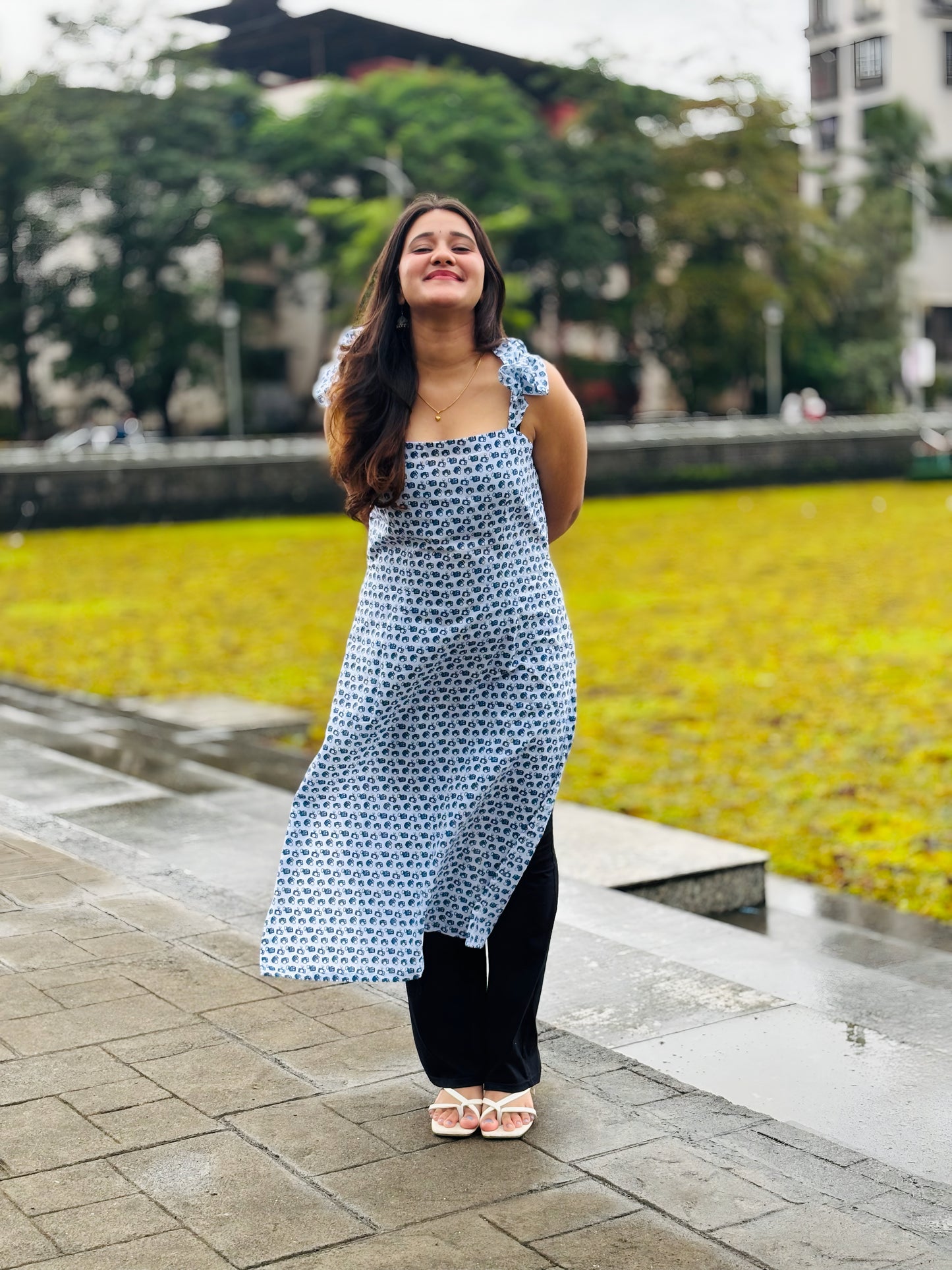 Alia - Long Sleeveless Kurti