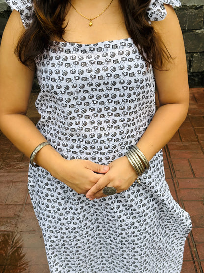 Alia - Long Sleeveless Kurti