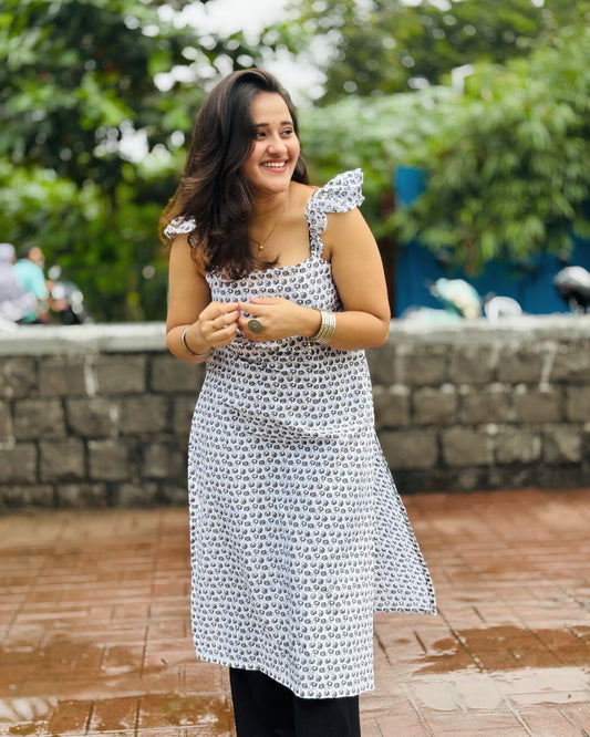 Alia - Long Sleeveless Kurti